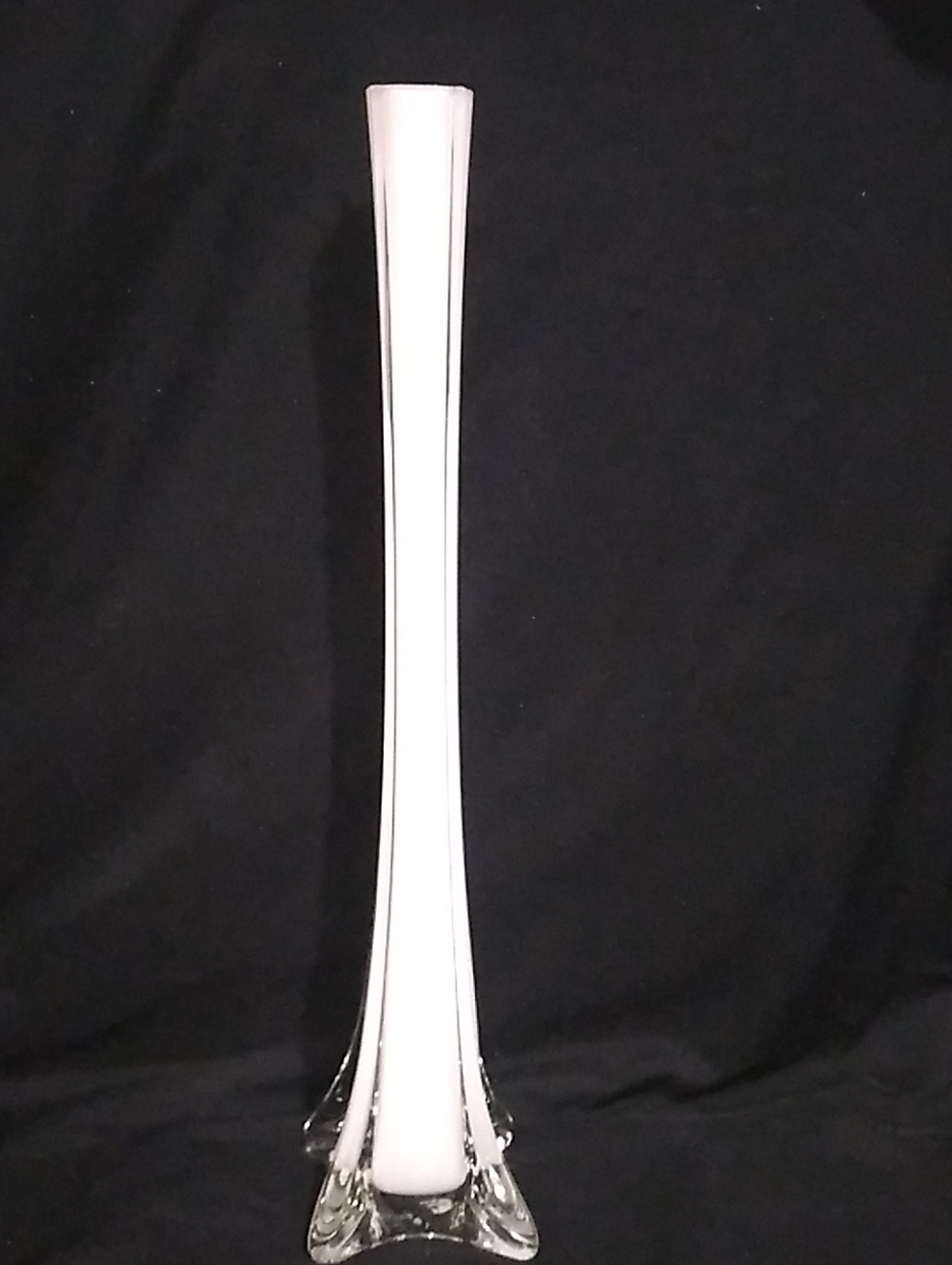 White Glass Eiffel Tower 16" Vase (B1)